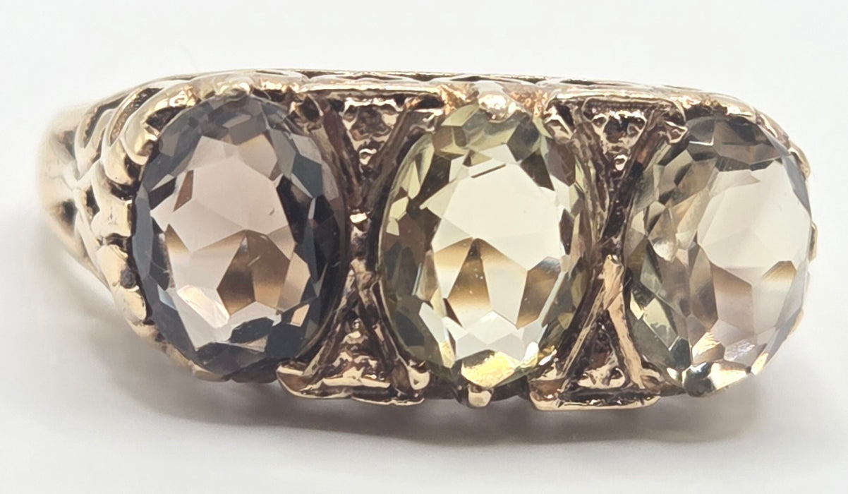 3200 Vintage: 9ct Yellow Gold Green Citrine Trilogy Ring — From 1972