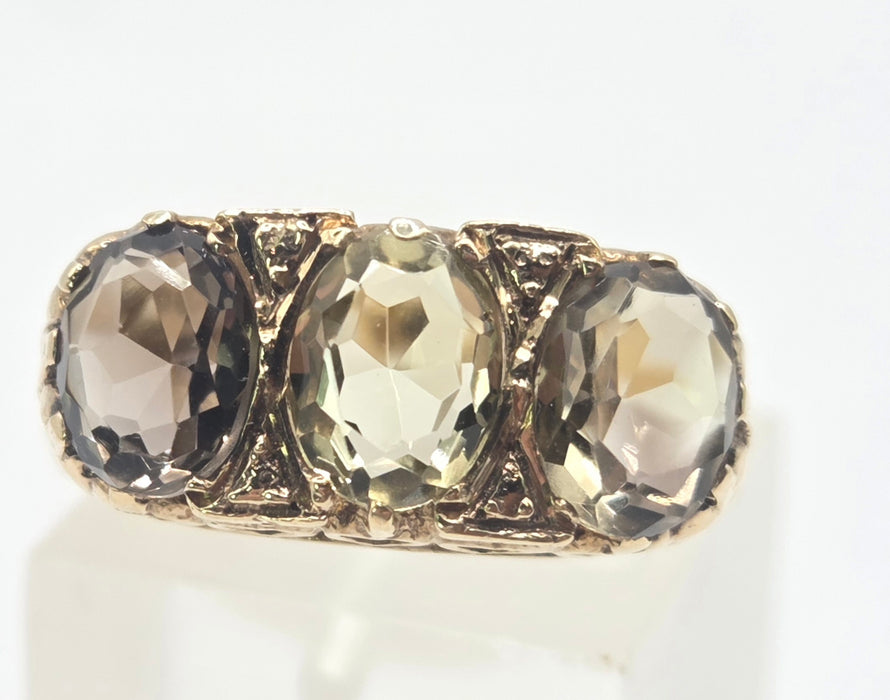 3200 Vintage: 9ct Yellow Gold Green Citrine Trilogy Ring — From 1972