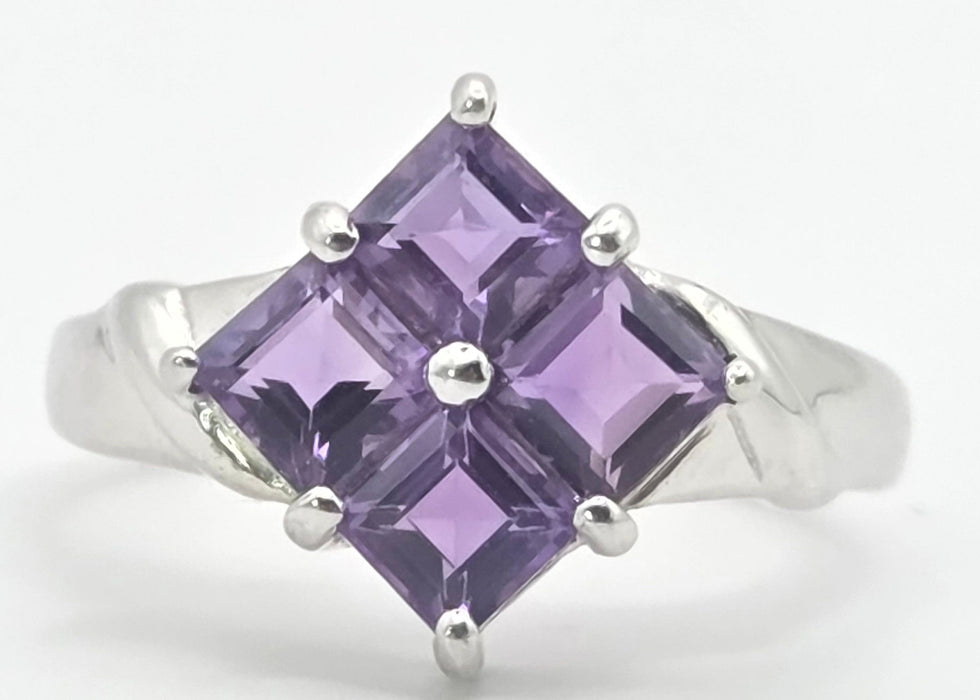 3202 Vintage: 9ct White Gold Amethyst Geometric Ring