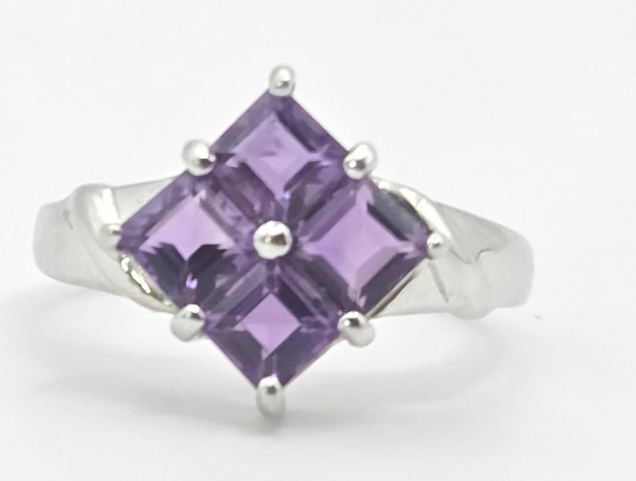 3202 Vintage: 9ct White Gold Amethyst Geometric Ring