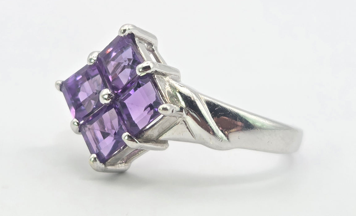3202 Vintage: 9ct White Gold Amethyst Geometric Ring