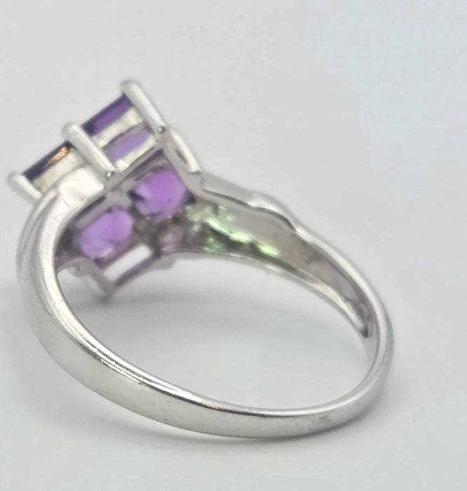 3202 Vintage: 9ct White Gold Amethyst Geometric Ring