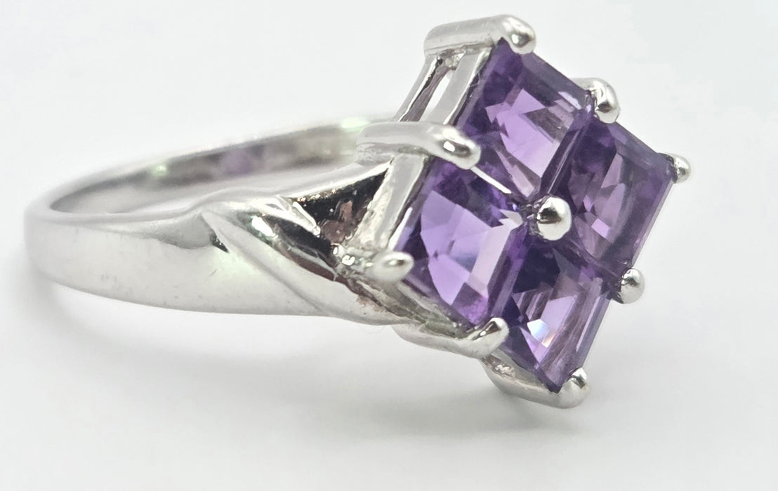 3202 Vintage: 9ct White Gold Amethyst Geometric Ring
