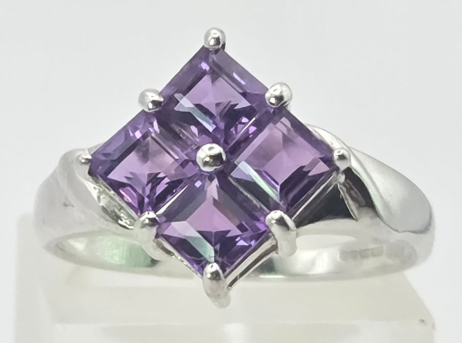 3202 Vintage: 9ct White Gold Amethyst Geometric Ring