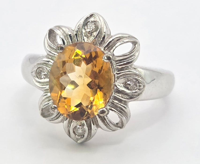 3203 Vintage: 9ct White Gold Citrine & Diamond Cluster Ring