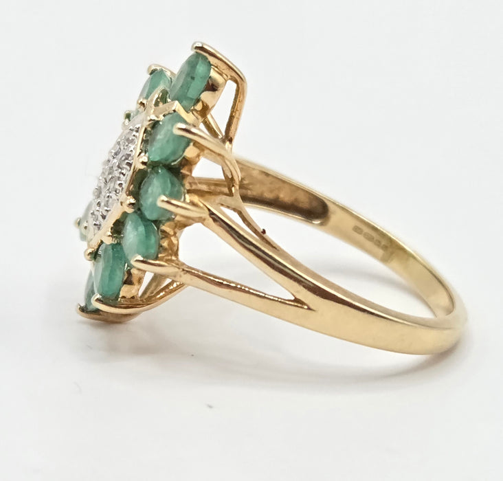 3208 Vintage: 9ct Yellow Gold Emerald & Diamond Cluster Ring