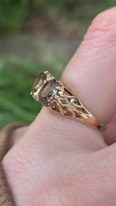 3200 Vintage: 9ct Yellow Gold Green Citrine Trilogy Ring — From 1972