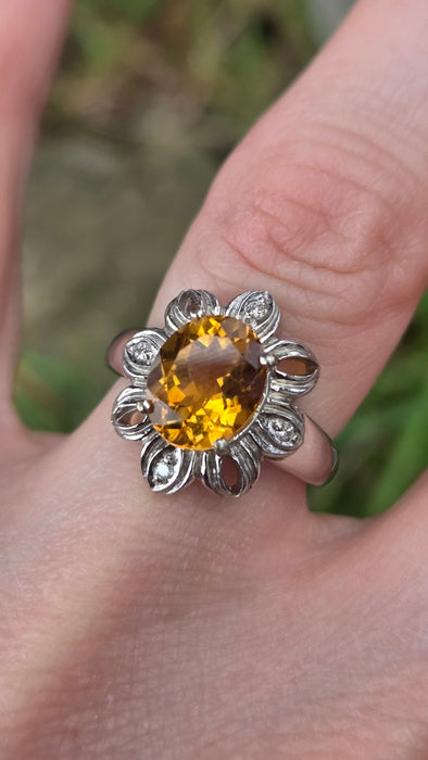 3203 Vintage: 9ct White Gold Citrine & Diamond Cluster Ring
