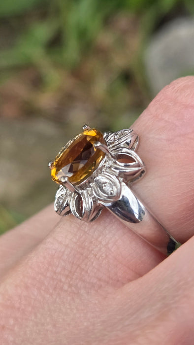3203 Vintage: 9ct White Gold Citrine & Diamond Cluster Ring