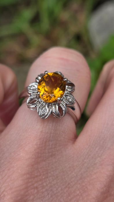 3203 Vintage: 9ct White Gold Citrine & Diamond Cluster Ring