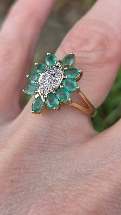 3208 Vintage: 9ct Yellow Gold Emerald & Diamond Cluster Ring