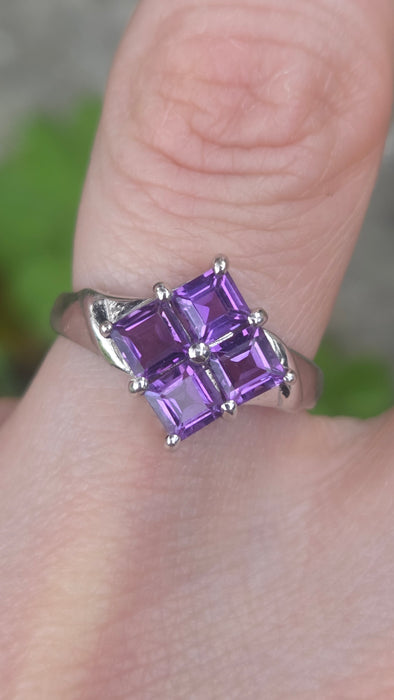 3202 Vintage: 9ct White Gold Amethyst Geometric Ring