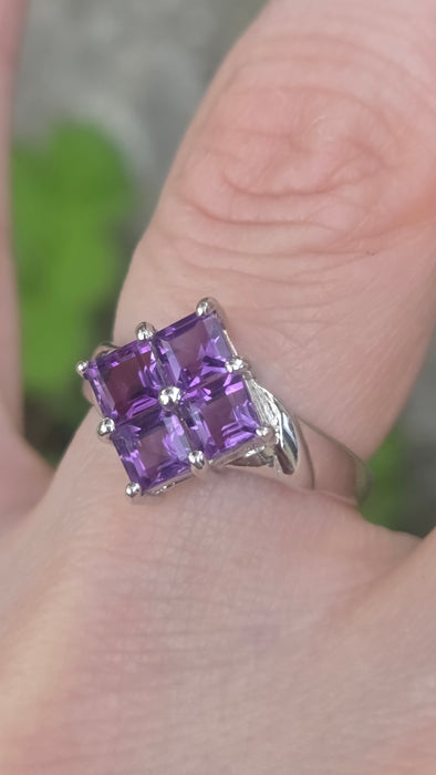 3202 Vintage: 9ct White Gold Amethyst Geometric Ring