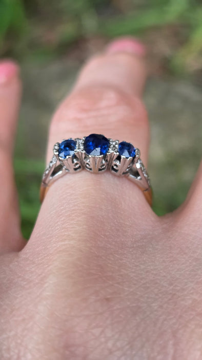 3121 Vintage: 18ct Yellow Gold & Platinum Three-Stone Sapphire & Diamond Ring
