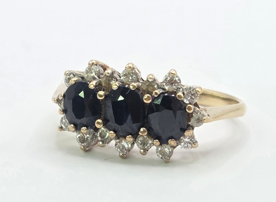 3167 Vintage: 9ct Yellow Gold Sapphire & Simulated Diamond Cluster Ring