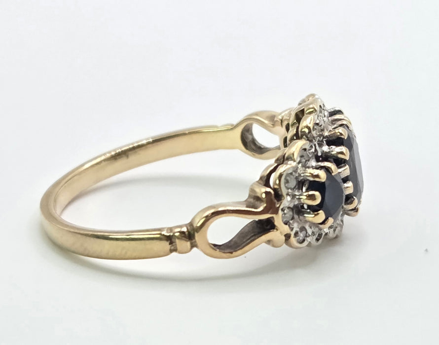 3216 Vintage: 9ct Yellow Gold Sapphire & Diamond Triple Cluster Ring