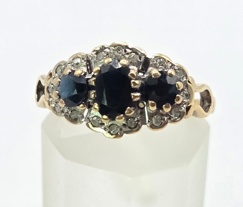 3216 Vintage: 9ct Yellow Gold Sapphire & Diamond Triple Cluster Ring