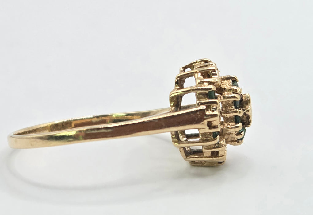 3213 Vintage: 9ct Yellow Gold Emerald & Diamond Dome Cluster Ring