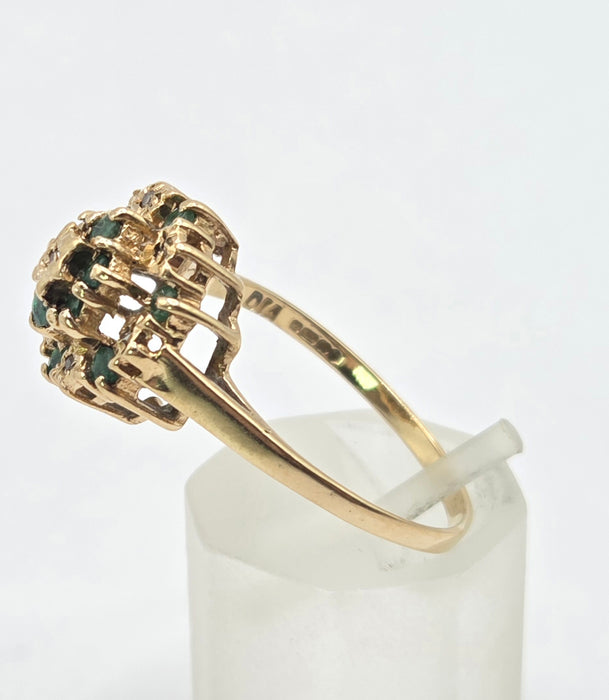 3213 Vintage: 9ct Yellow Gold Emerald & Diamond Dome Cluster Ring
