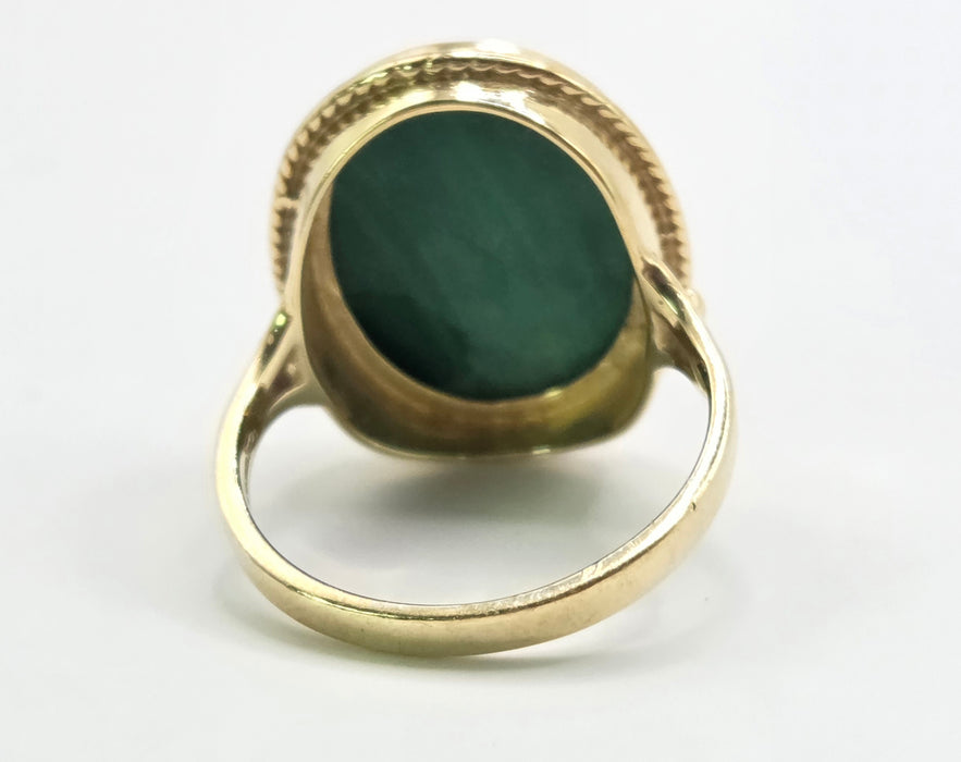 3227 Vintage: 9ct Yellow Gold Malachite Oval Cabochon Ring