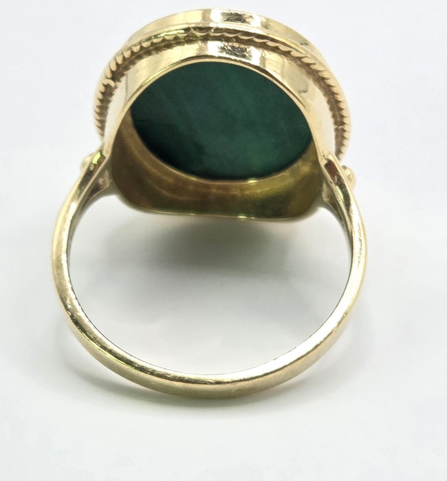 3227 Vintage: 9ct Yellow Gold Malachite Oval Cabochon Ring