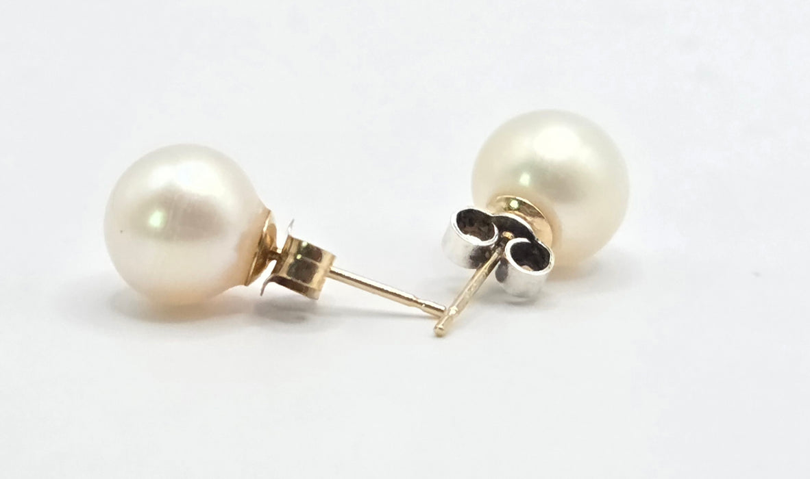 3224 Vintage: 9ct Yellow Gold Cultured Pearl Stud Earrings