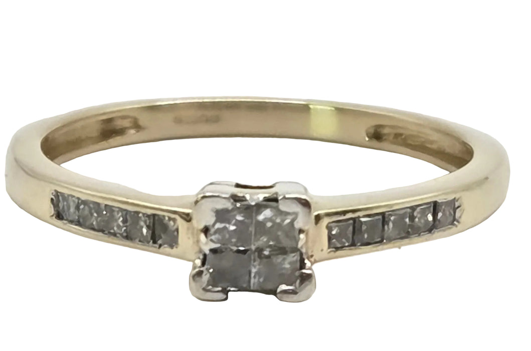 3030 Vintage: 9ct Yellow Gold Princess Cut Diamond Cluster Ring
