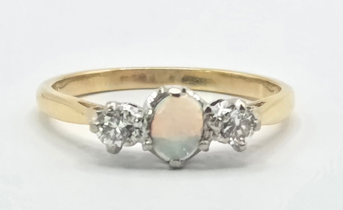 3242 Vintage: 18ct Yellow Gold Opal & Diamond Three-Stone Ring