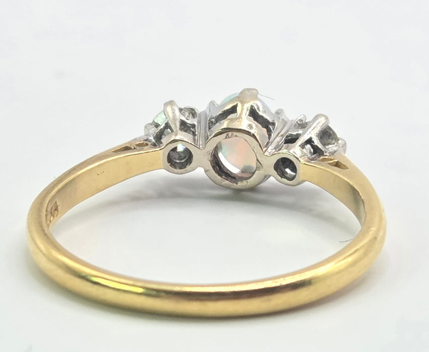 3242 Vintage: 18ct Yellow Gold Opal & Diamond Three-Stone Ring