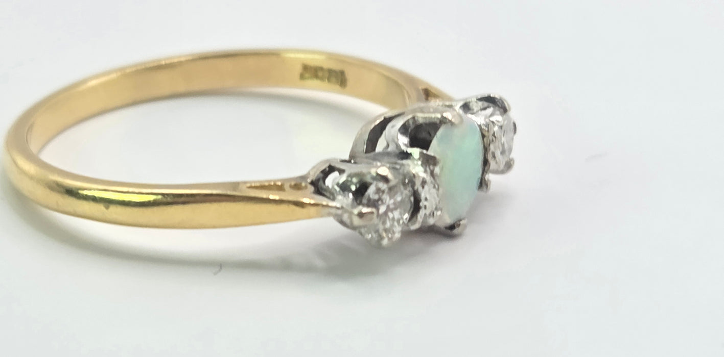 3242 Vintage: 18ct Yellow Gold Opal & Diamond Three-Stone Ring