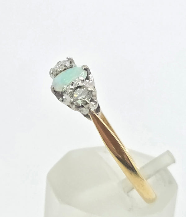 3242 Vintage: 18ct Yellow Gold Opal & Diamond Three-Stone Ring