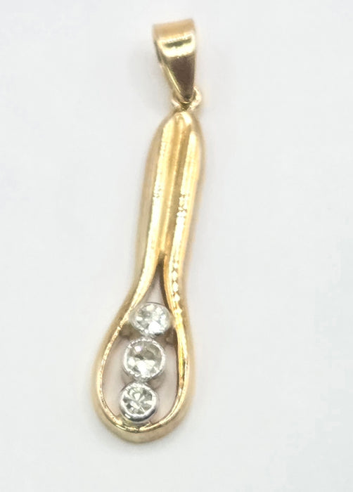 3217 Vintage: 18ct Yellow Gold Three-Stone Diamond Teardrop Pendant