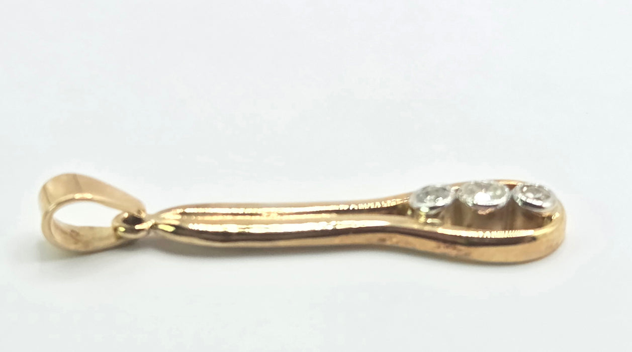3217 Vintage: 18ct Yellow Gold Three-Stone Diamond Teardrop Pendant