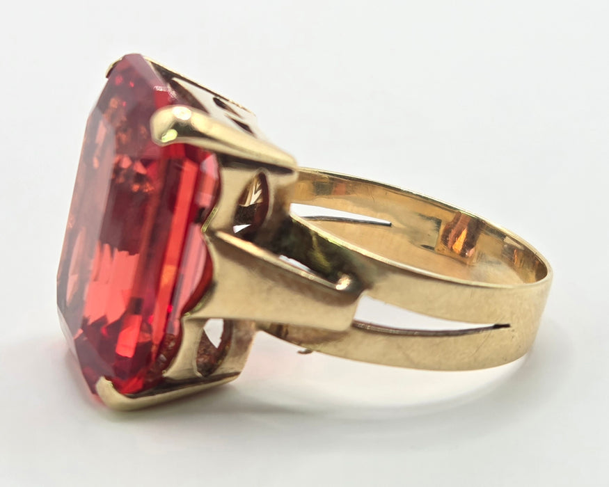 3125 Vintage: 18ct Yellow Gold Large Padparadscha Sapphire  (18.57ct) Solitaire Ring