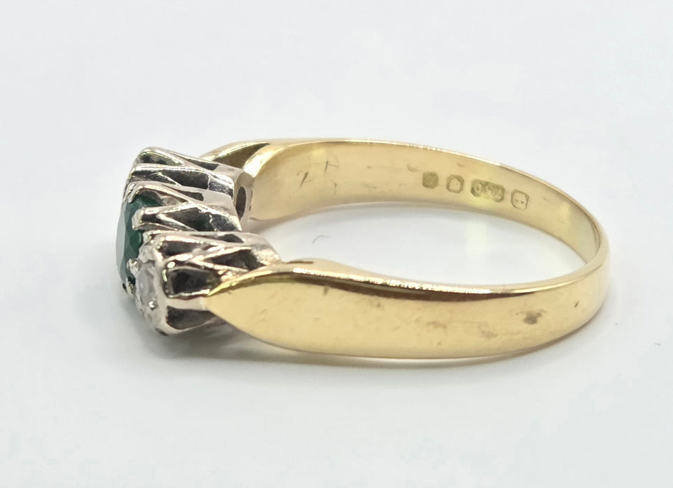 3147 Vintage: 18ct Yellow Gold Emerald & Diamond Three Stone Ring — London 1976