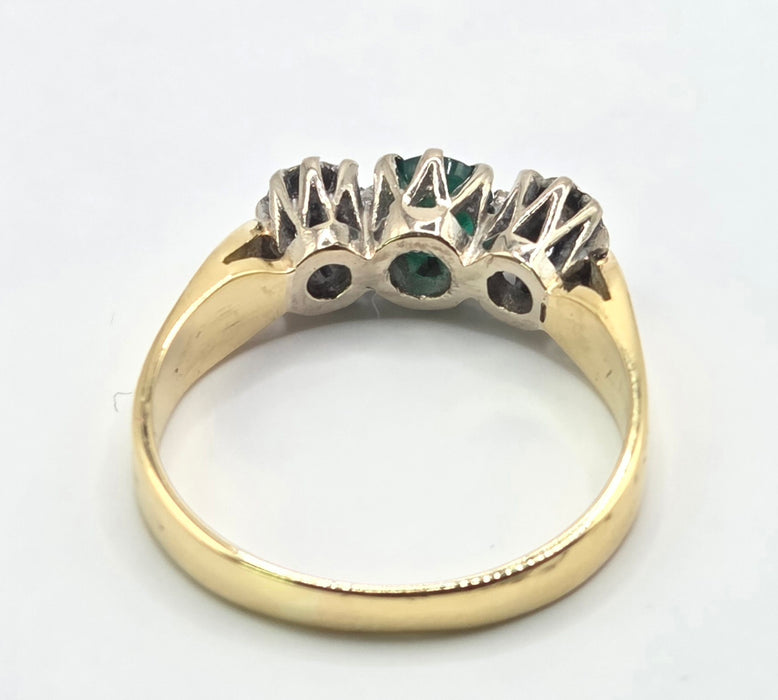 3147 Vintage: 18ct Yellow Gold Emerald & Diamond Three Stone Ring — London 1976