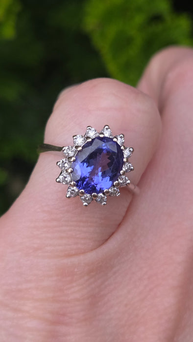 6500 Vintage: 18ct White Gold 2.06ct Tanzanite & Diamond Halo Cluster Ring