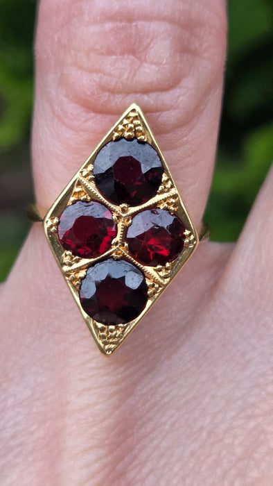 6536 Antique: 18ct Yellow Gold Garnet Marquise Panel Ring — Edwardian