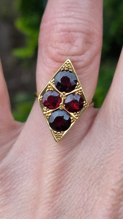 6536 Antique: 18ct Yellow Gold Garnet Marquise Panel Ring — Edwardian
