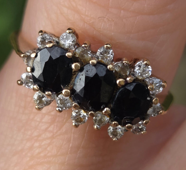 3167 Vintage: 9ct Yellow Gold Sapphire & Simulated Diamond Cluster Ring