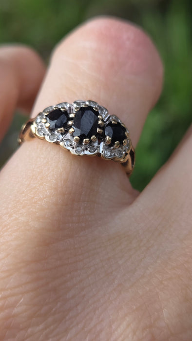 3216 Vintage: 9ct Yellow Gold Sapphire & Diamond Triple Cluster Ring