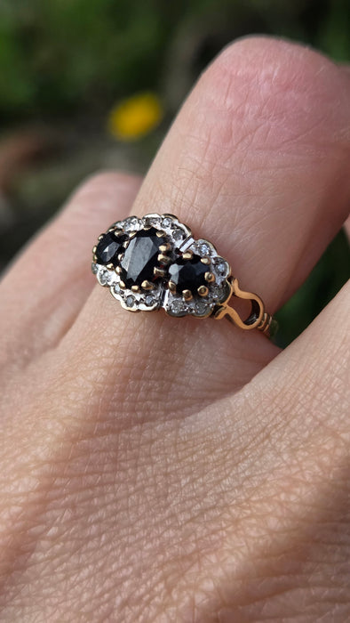 3216 Vintage: 9ct Yellow Gold Sapphire & Diamond Triple Cluster Ring