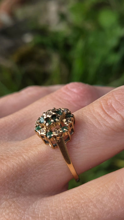 3213 Vintage: 9ct Yellow Gold Emerald & Diamond Dome Cluster Ring