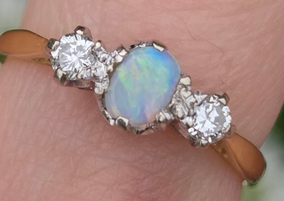 3242 Vintage: 18ct Yellow Gold Opal & Diamond Three-Stone Ring
