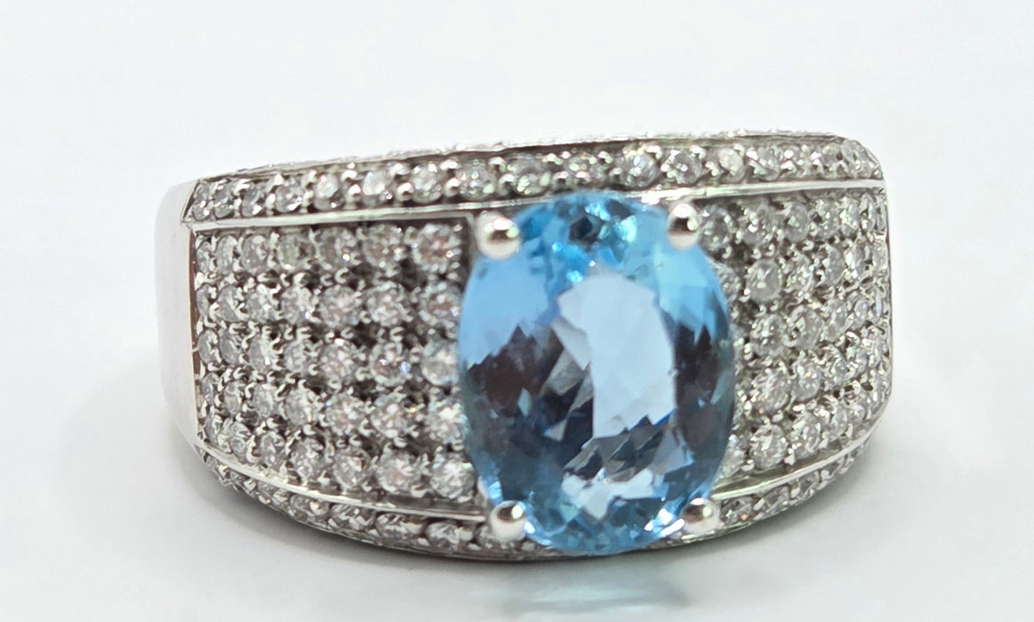 3245 Vintage: 18ct White Gold Aquamarine & Diamond Ring — 2.05ct Aquamarine, 2.00ct Diamonds