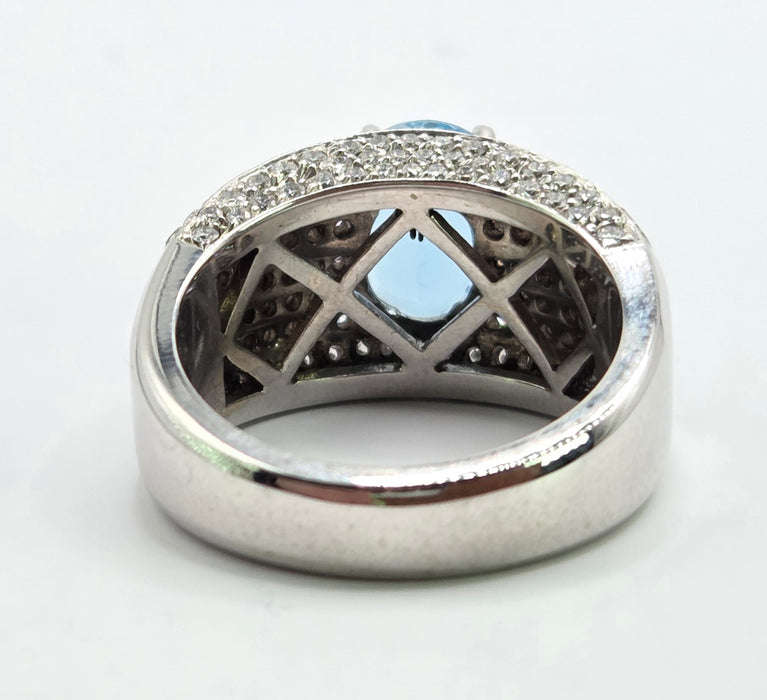 3245 Vintage: 18ct White Gold Aquamarine & Diamond Ring — 2.05ct Aquamarine, 2.00ct Diamonds