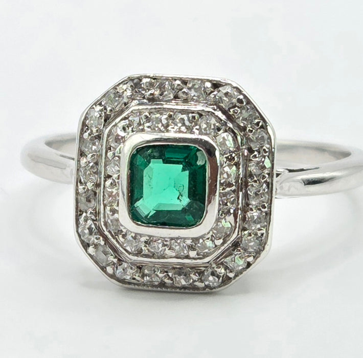 3247 Vintage: 18ct White Gold Colombian Emerald & Diamond Art Deco Style Cluster Ring