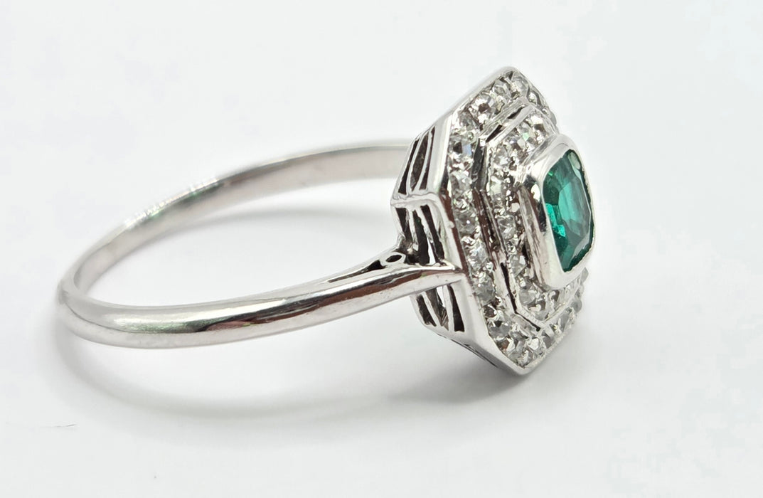 3247 Vintage: 18ct White Gold Colombian Emerald & Diamond Art Deco Style Cluster Ring