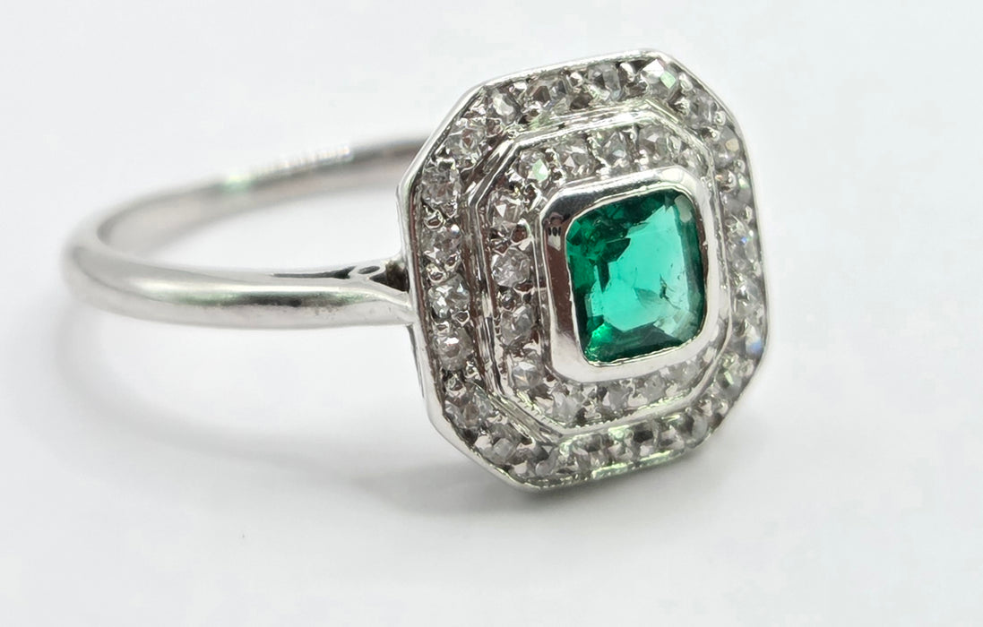 3247 Vintage: 18ct White Gold Colombian Emerald & Diamond Art Deco Style Cluster Ring