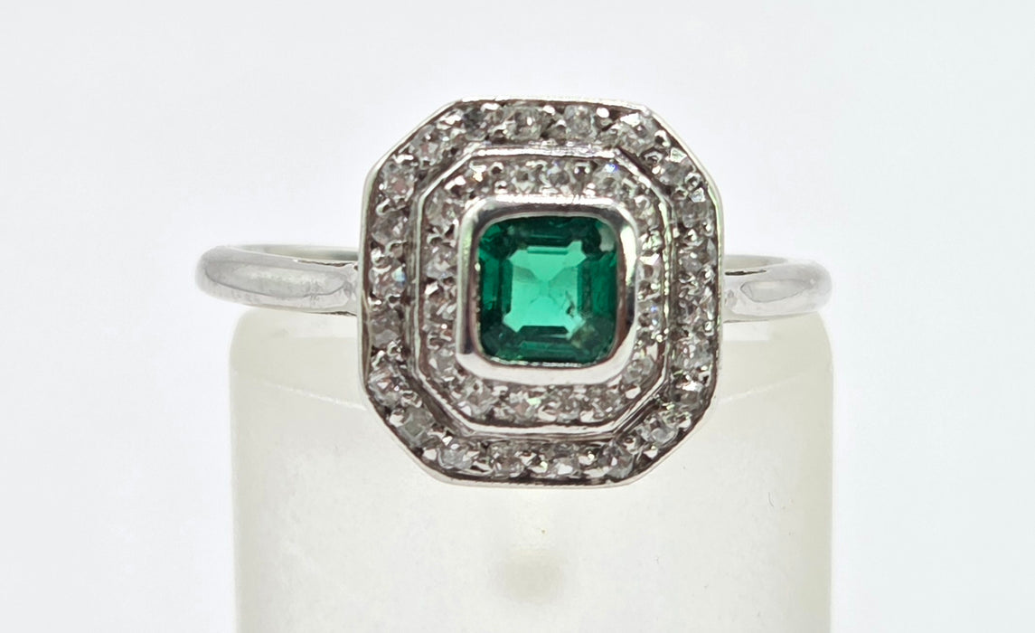 3247 Vintage: 18ct White Gold Colombian Emerald & Diamond Art Deco Style Cluster Ring